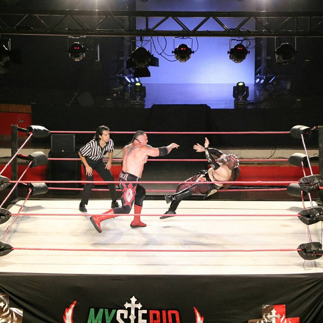 Apolo en accion dentro de Mysteriomania2 en Chile.