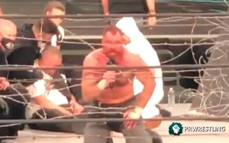 Moxley reaccionó a la pobre explosión del ring en Revolution