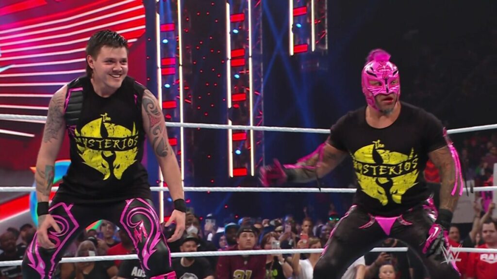 Dominik Mysterio traiciona en Clash at the Castle