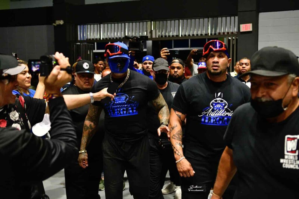 PR: La Artillería Ilegal llega a WWC; Tres cambios de campeonato en Honor vs Traición Artillería Ilegal