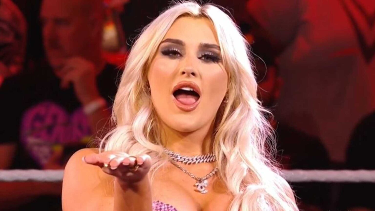 Tiffany Stratton confiesa su lucha contra los nervios antes de salir al ring de la WWE Tiffany stratton