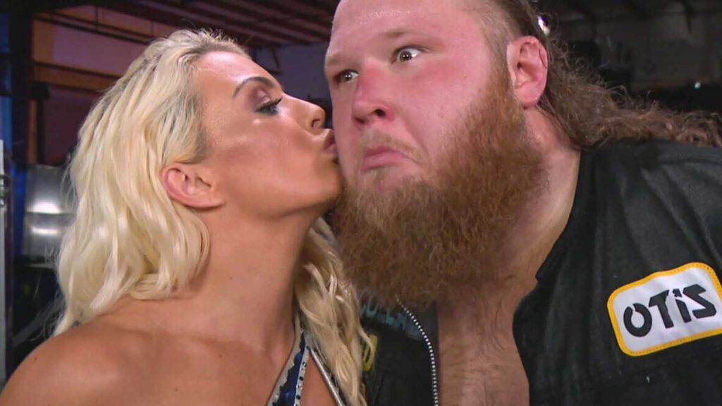 Otis reacciona ante la admisión de Mandy Rose sobre sus besos en la televisión de WWE Otis Mandy Rose