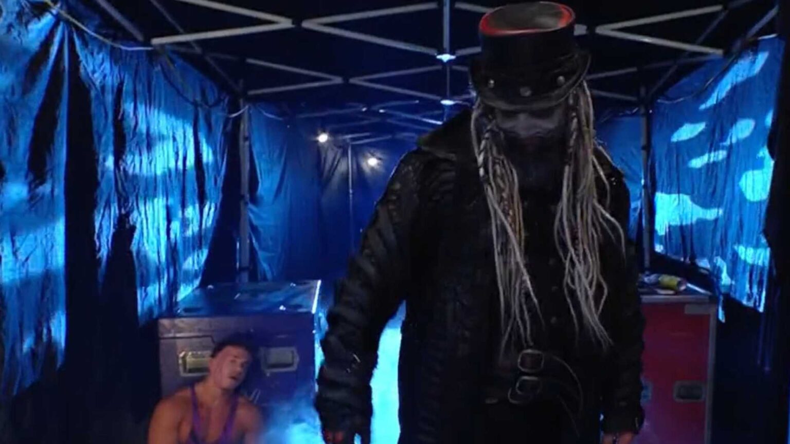 Reporte WWE Raw 6/17 – Uncle Howdy y su grupo causan masacre; regresa Seth Rollins Howdy