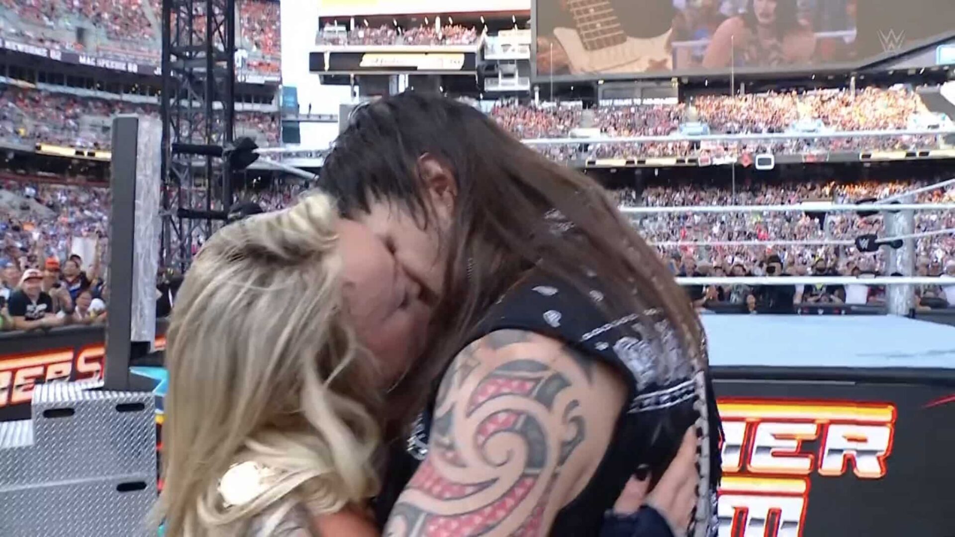 Dominik Mysterio traiciona a Rhea Ripley y se une a Liv Morgan en WWE SummerSlam Dominik