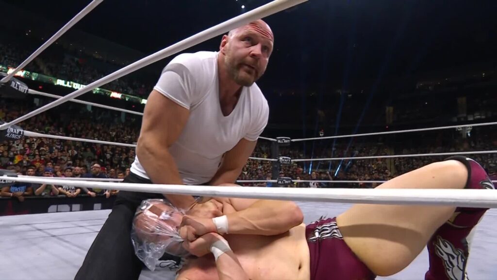 Moxley ataca a Bryan Danielson