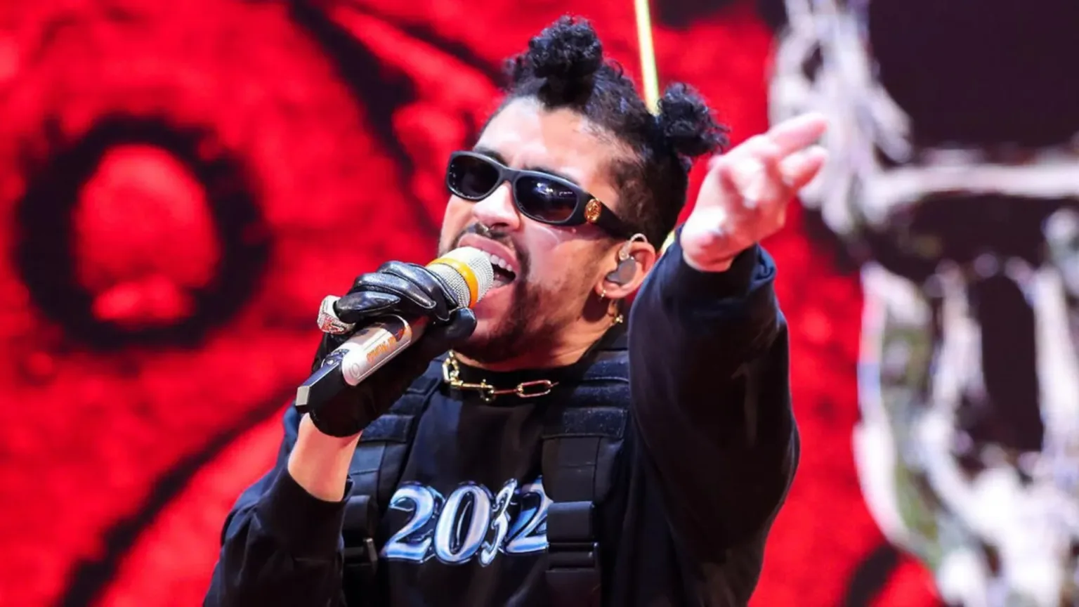 Bad Bunny apoya a Kamala Harris tras la indignación que generó el chiste de Tony Hinchcliffe sobre Puerto Rico Bad Bunny