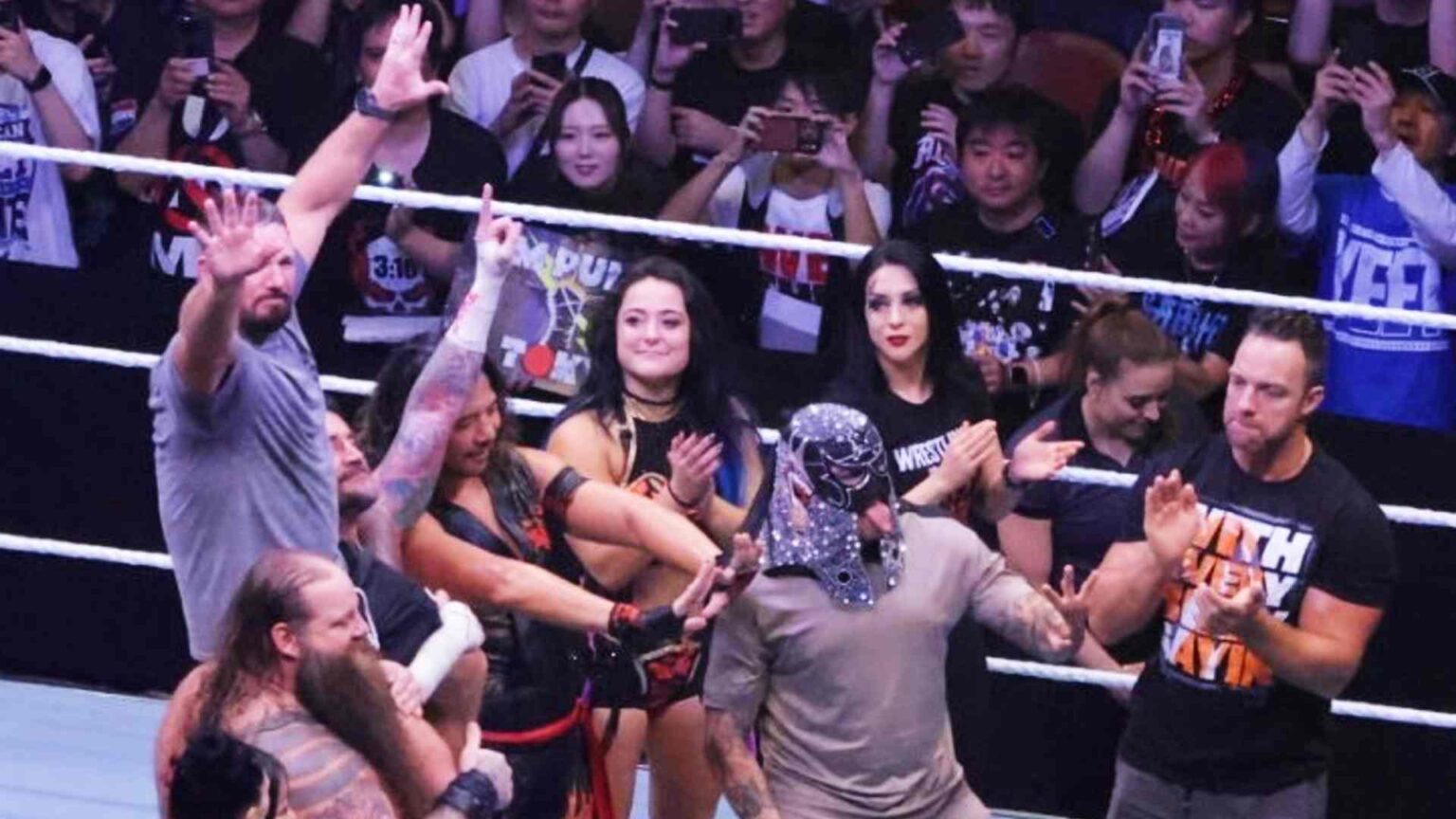 Las estrellas de la WWE rinden homenaje a AJ Styles en Japón tras tener su última lucha AJ Styles