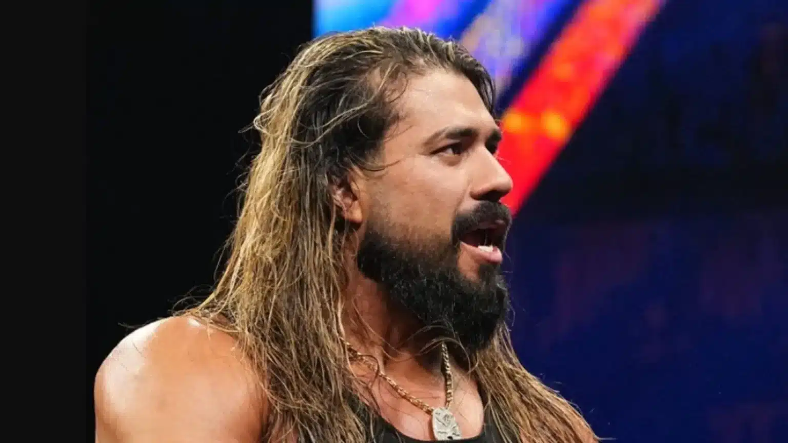 La WWE podría estar intentando usar la cláusula de no competencia de Andrade para traerlo de vuelta Andrade