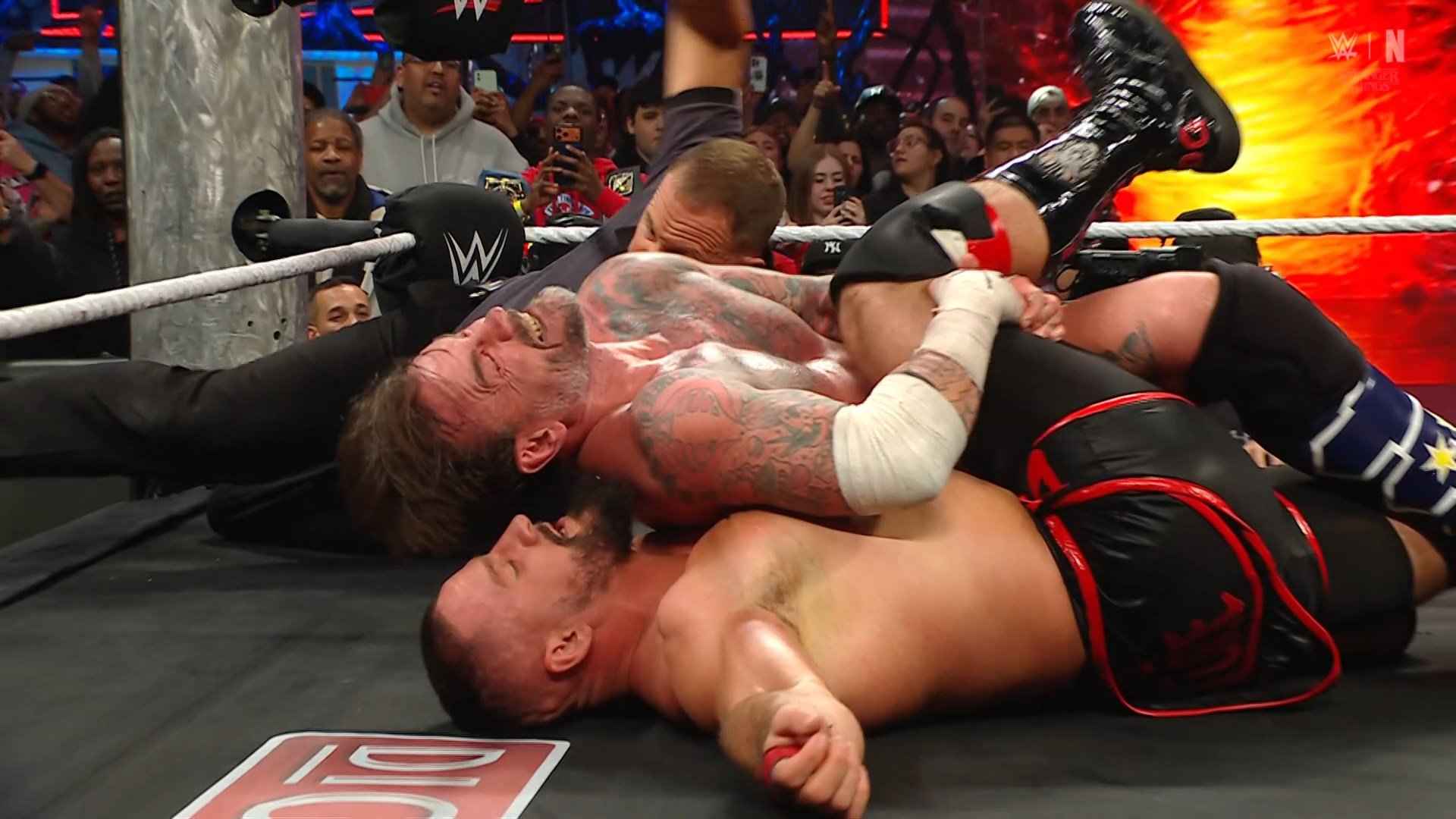 Resultados WWE Raw 1/5 – CM Punk defiende ante Bron Breakker, Cambio de campeonato en el primer programa del 2025 Punk y Breaker