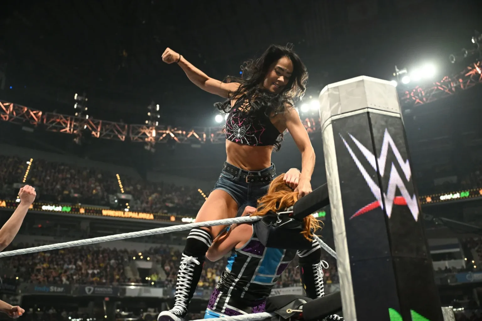 AJ Lee debe ganar el Campeonato Intercontinental Femenino en WWE Elimination Chamber 2026 por esta razón AJ Lee