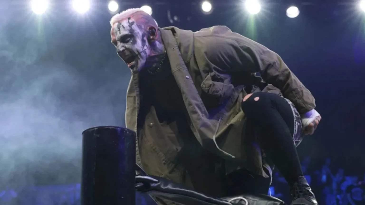 ¡Video insólito! Expulsan a la estrella de AEW, Darby Allin, de un Uber durante una entrevista Darby