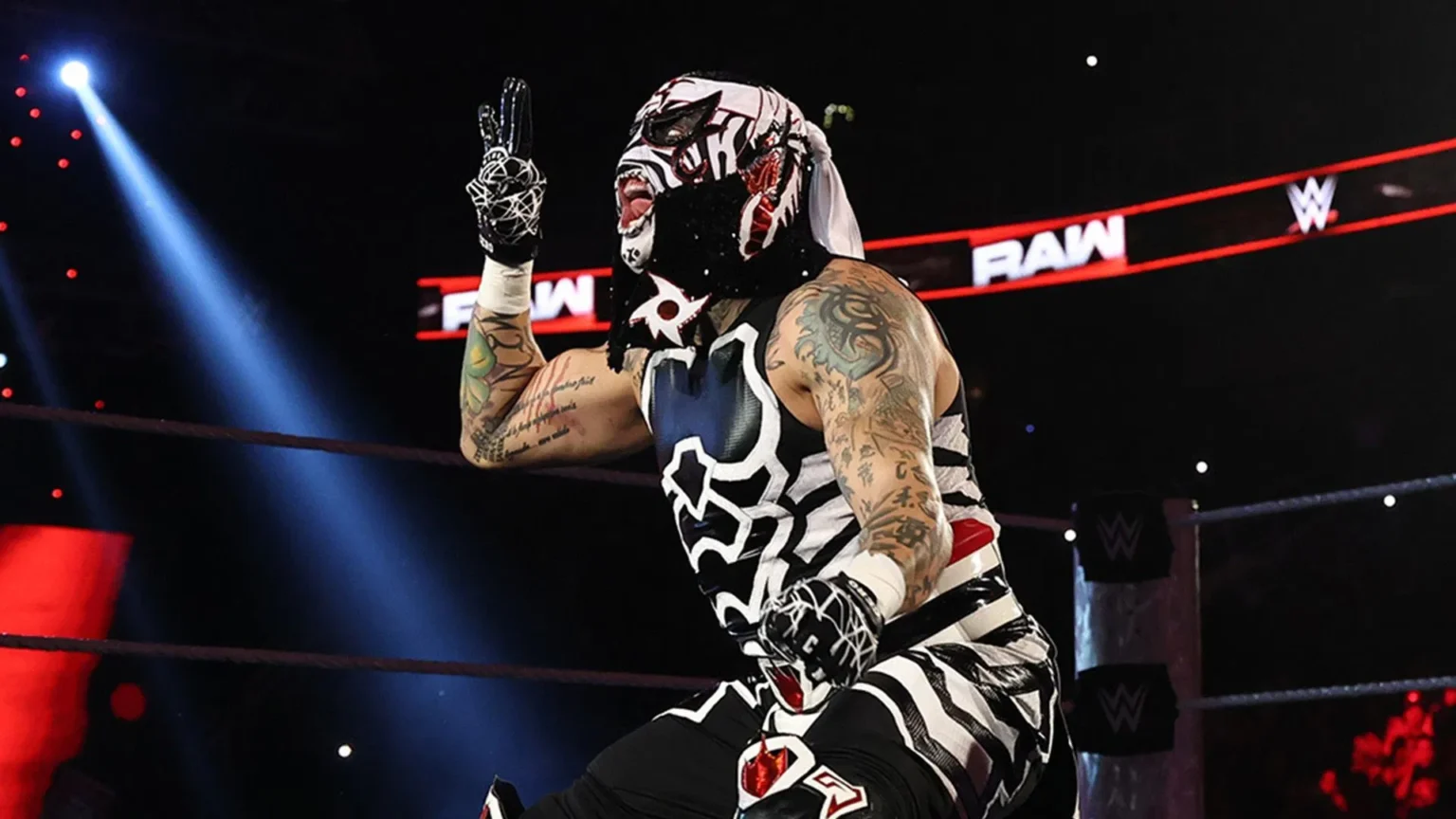 5 Campeonatos que están sin rumbo rumbo a WrestleMania 42 y qué debería hacer WWE Penta