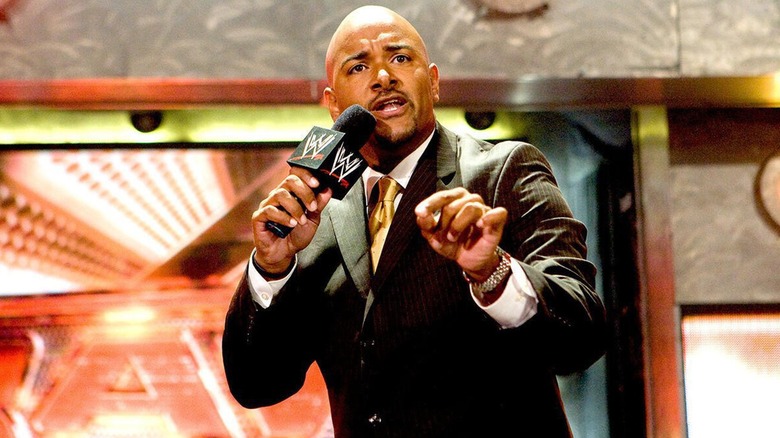 Jonathan Coachman critica “vergonzoso” episodio de WWE SmackDown Coachman