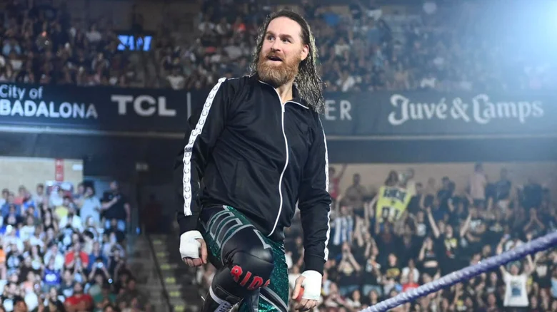 Leyenda de WWE le recomienda un cambio radical de imagen a Sami Zayn Sami