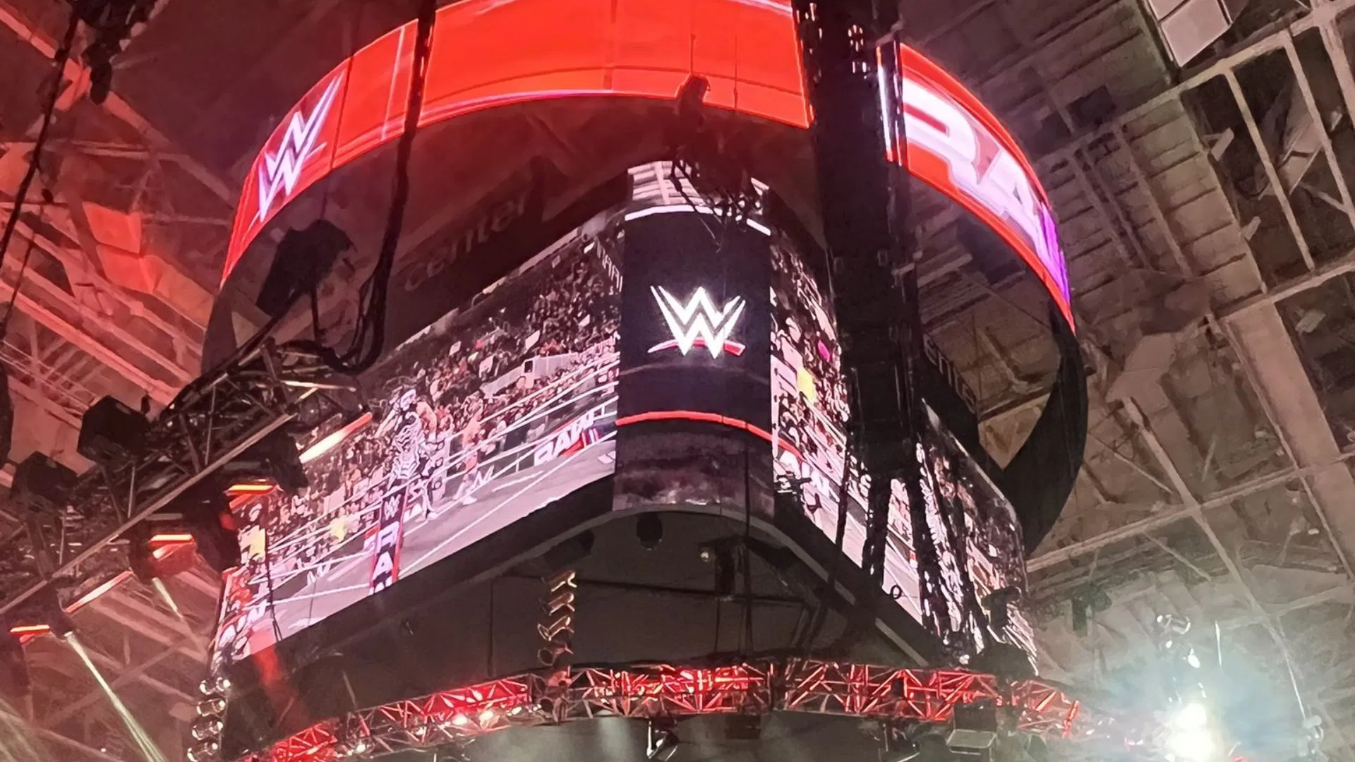 “Hemos decidido retirarnos”, anuncia con gran dolor 6 veces campeón de la WWE WWE Live Show