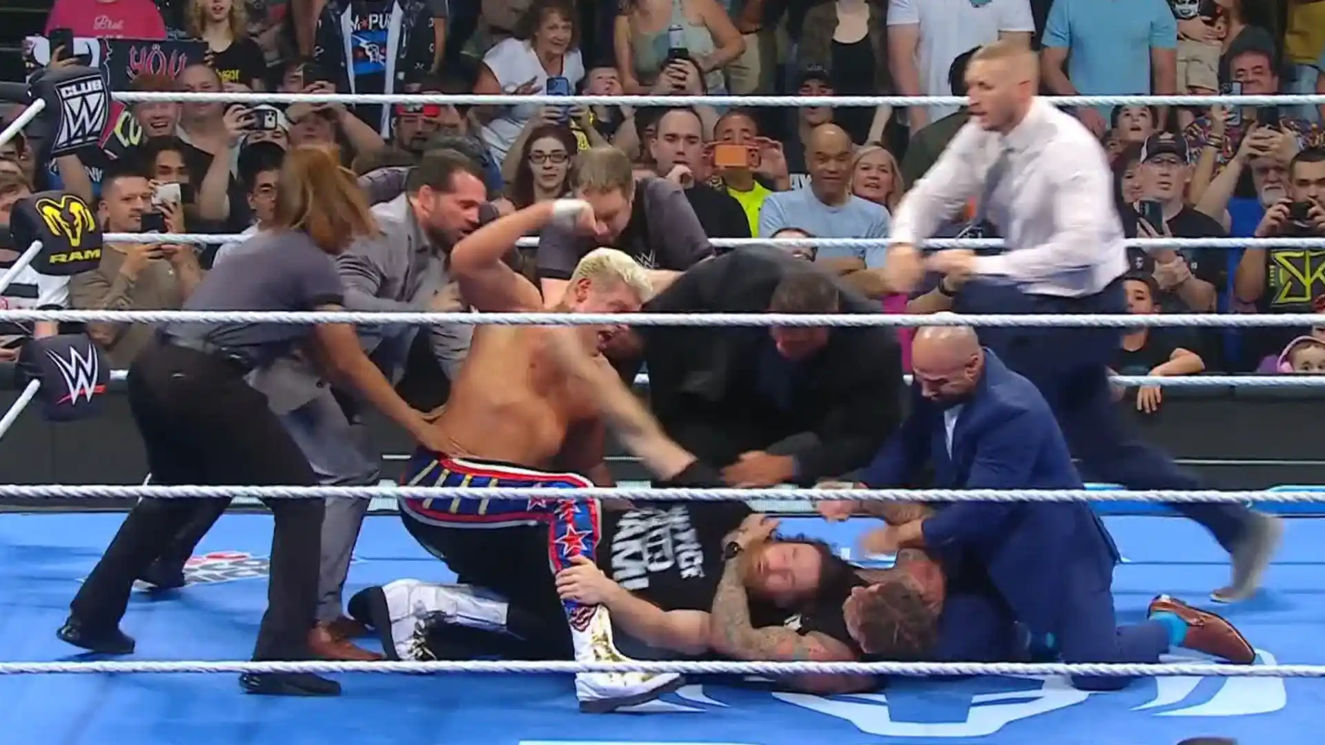 Resultados WWE Smackdown 7/17 – Se forma caos en combate Cody Rhodes vs. Gunther Cpdy en WWE Smackdown