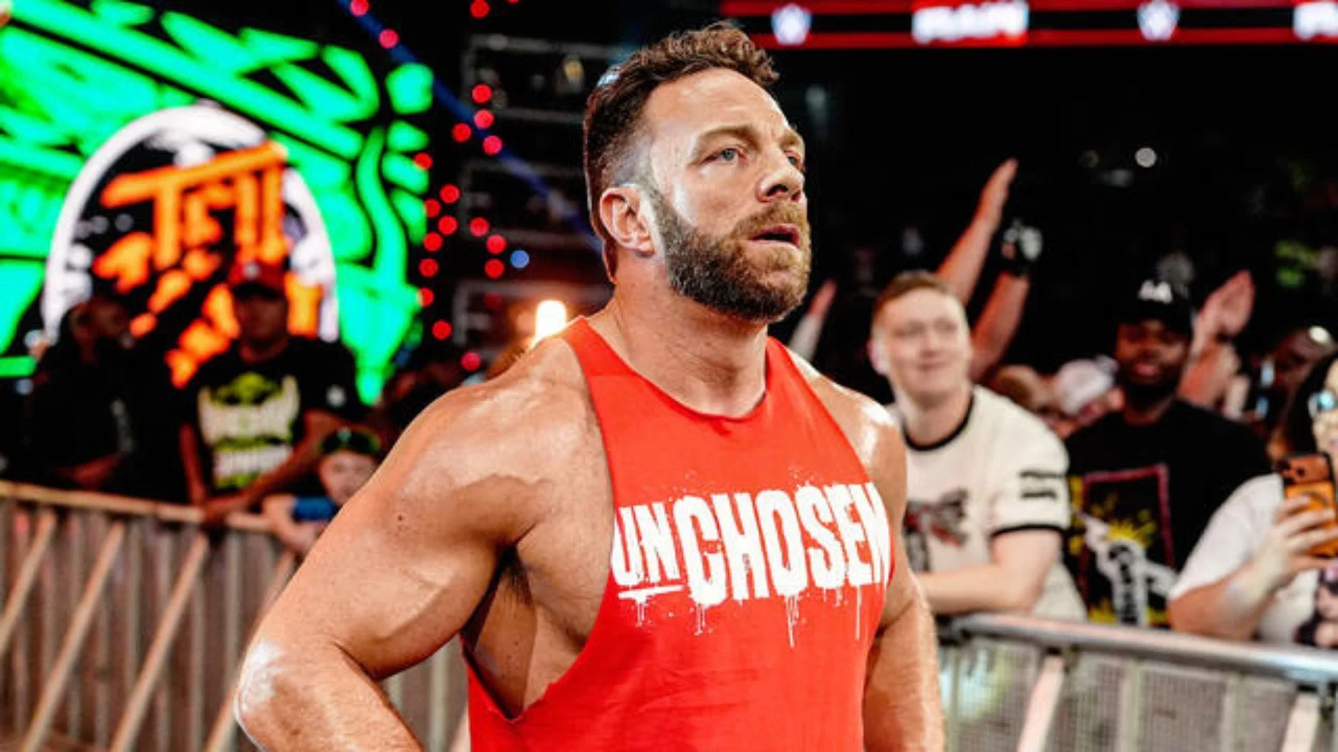 LA Knight tiene un problema con Roman Reigns que WWE ya no puede seguir ignorando LA Knight