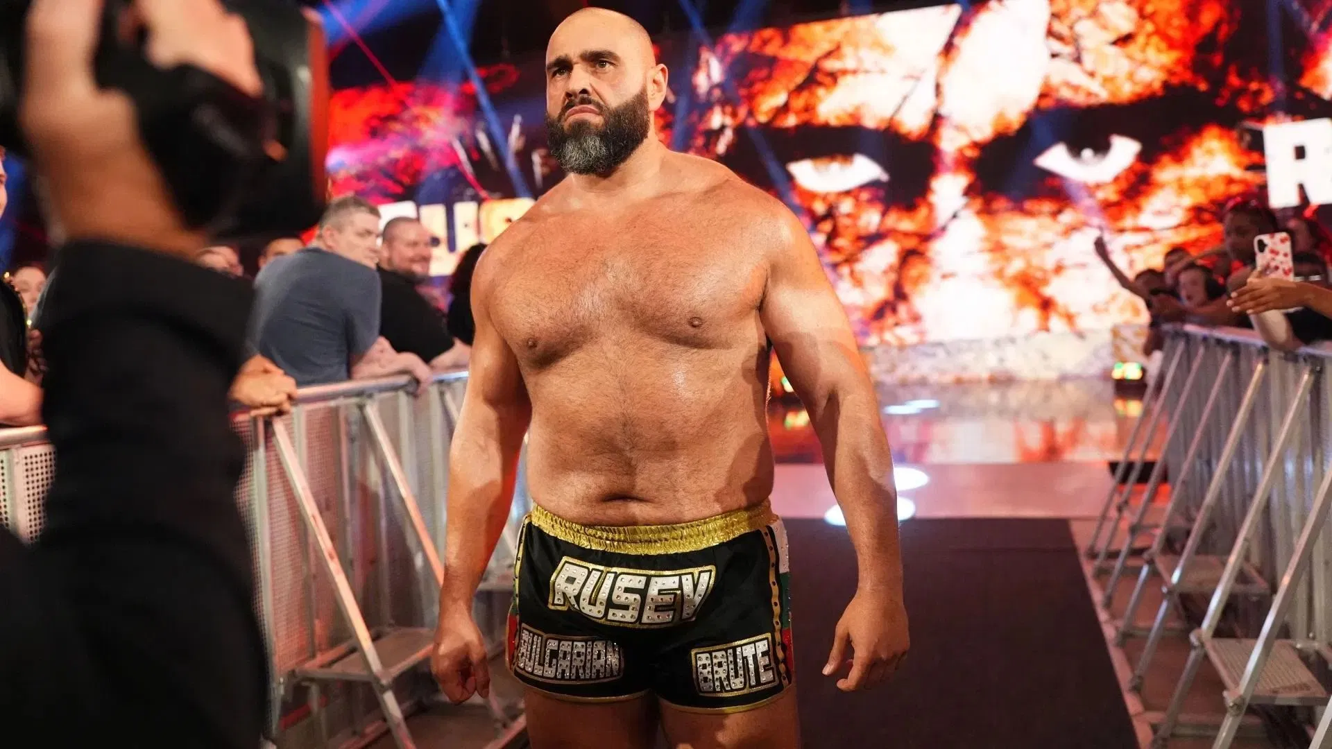Se revela la preocupante razón de la misteriosa ausencia de Rusev en WWE Rusev