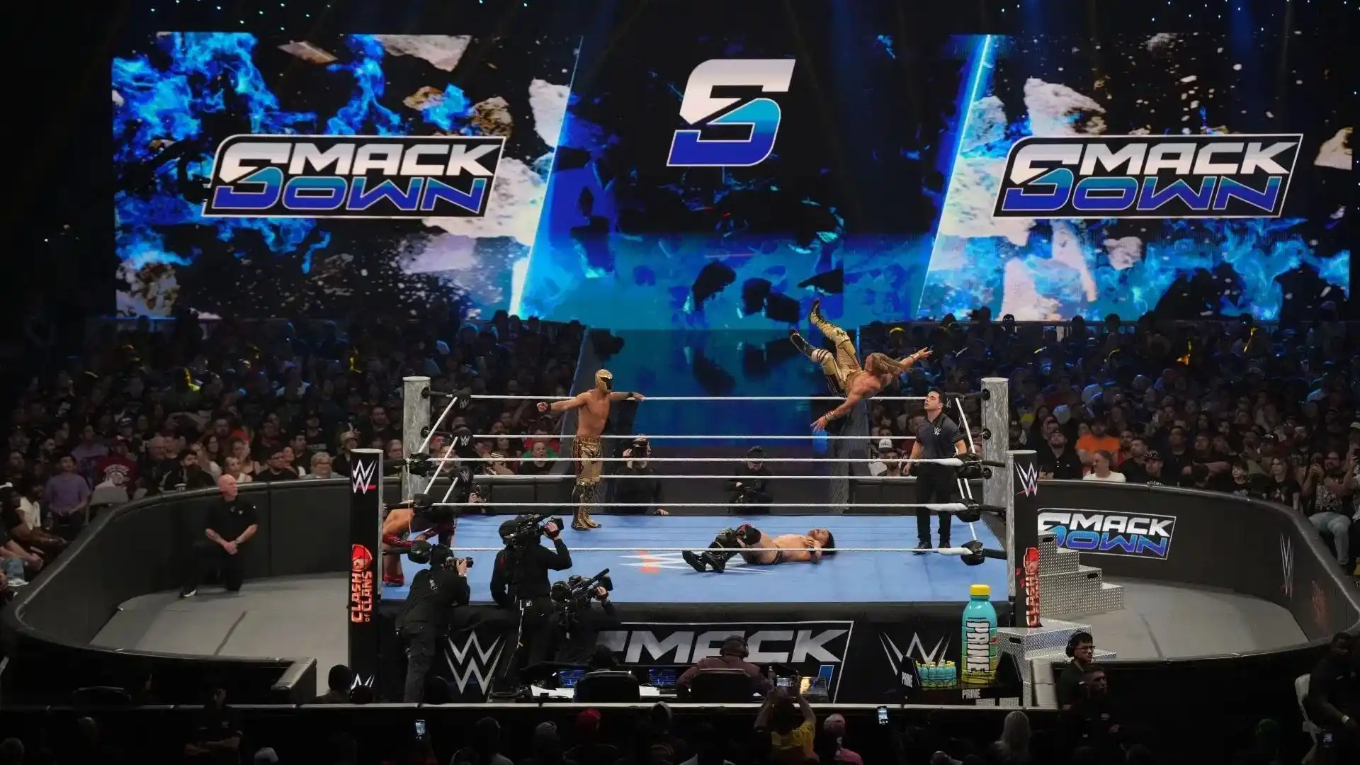 Excampeón de WWE sale del retiro a los 55 años y aclara si volverá a luchar WWE Smackdown