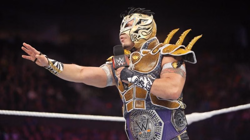 Kalisto rechazó vender su personaje a WWE y revela el cambio que Vince McMahon le exigió hacer a su máscara Kalisto