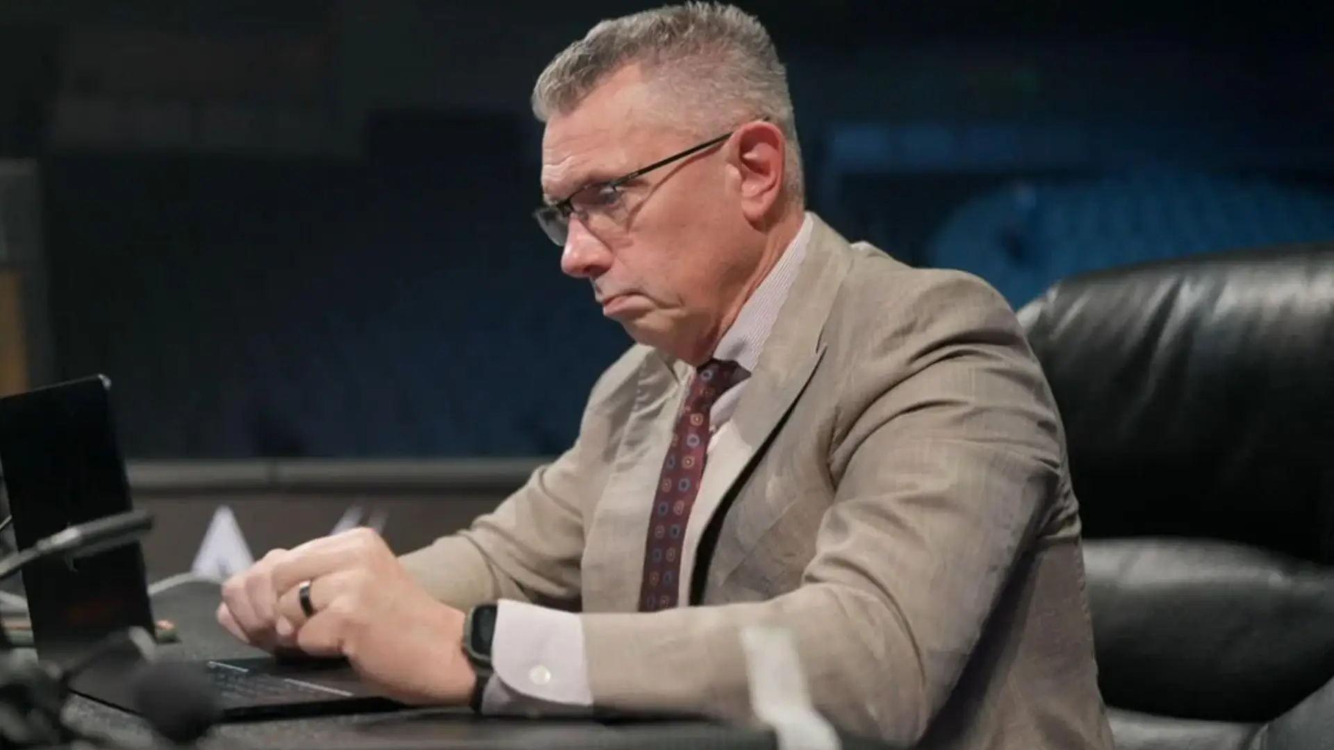 Michael Cole revela la inesperada petición que le hizo a Triple H sobre su retiro de WWE Cole